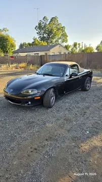 2001 Mazda MX-5 Miata Club Convertible 2D