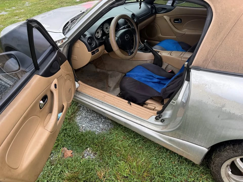 2001 Mazda NB MX-5 Miata - Image 4 of 5