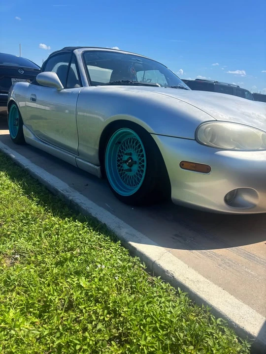 2001 Mazda NB MX-5 Miata - Image 3 of 4