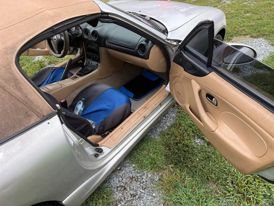 2001 Mazda NB MX-5 Miata - Image 2 of 5