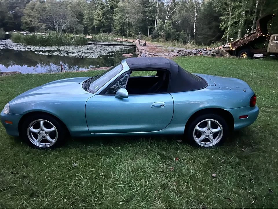 2001 Mazda NB MX-5 Miata - Image 2 of 20