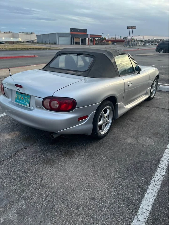 2001 Mazda NB MX-5 Miata - Image 4 of 6
