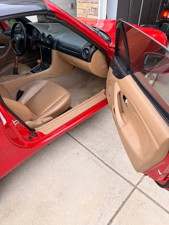 2001 Mazda NB MX-5 Miata - Image 5 of 15