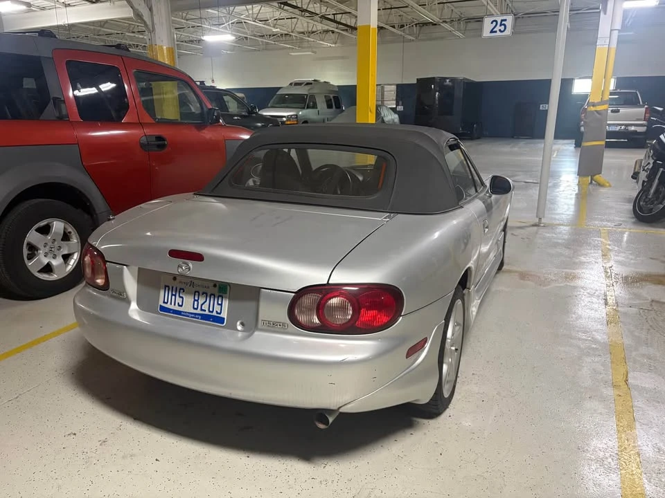 2001 Mazda NB MX-5 Miata - Image 3 of 6