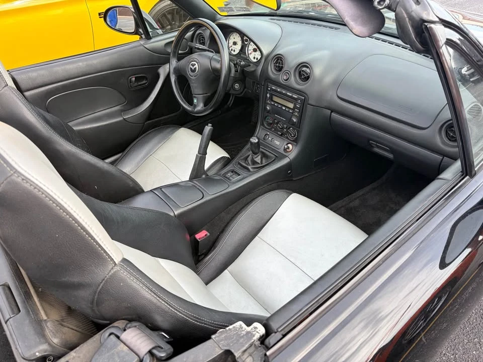 2001 Mazda NB MX-5 Miata - Image 2 of 5
