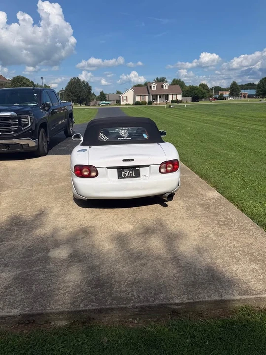2001 Mazda NB MX-5 Miata - Image 4 of 5