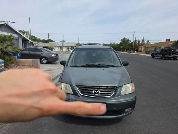 2001 Mazda MPV 2nd Gen - Image 4 of 7