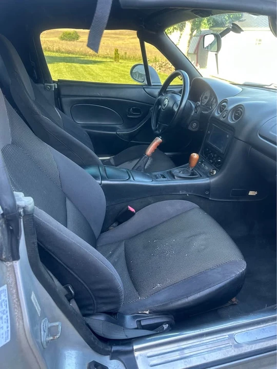 2001 Mazda NB MX-5 Miata - Image 4 of 12