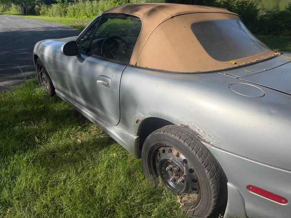 2001 Mazda NB MX-5 Miata - Image 3 of 5