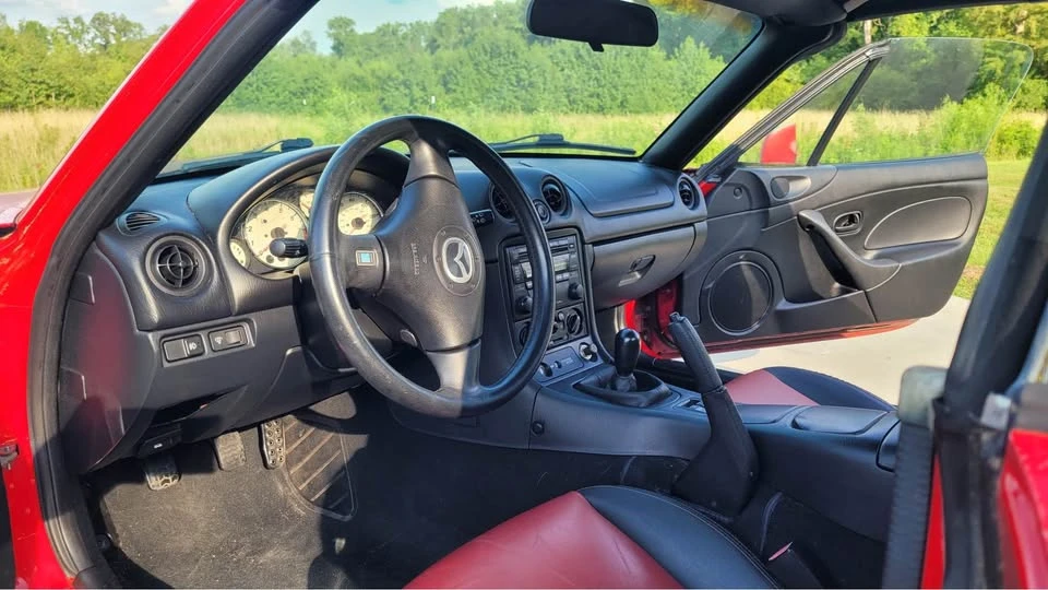 2001 Mazda NB MX-5 Miata - Image 9 of 16