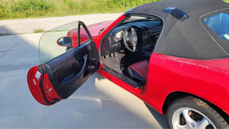 2001 Mazda NB MX-5 Miata - Image 10 of 16