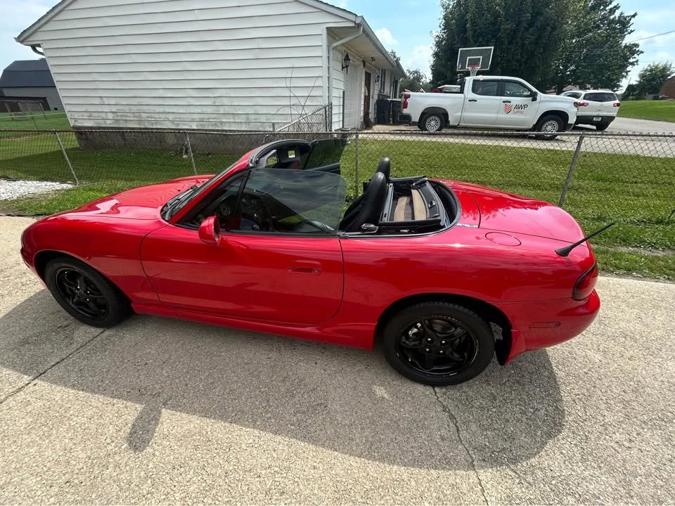2001 Mazda NB MX-5 Miata - Image 2 of 19