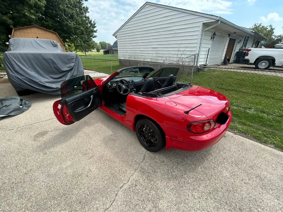 2001 Mazda NB MX-5 Miata - Image 4 of 19