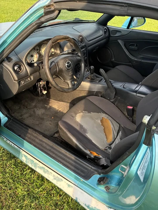2001 Mazda NB MX-5 Miata - Image 5 of 11