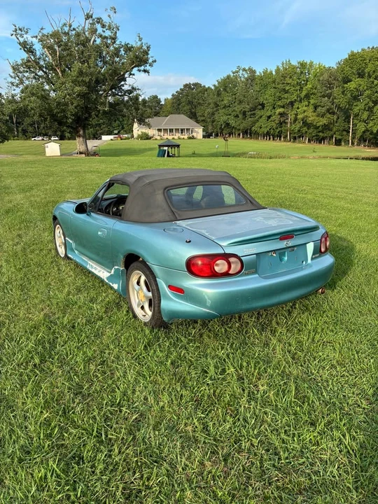 2001 Mazda NB MX-5 Miata - Image 2 of 11