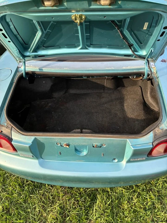 2001 Mazda NB MX-5 Miata - Image 6 of 11