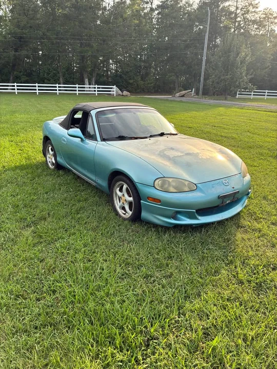 2001 Mazda NB MX-5 Miata - Image 4 of 11