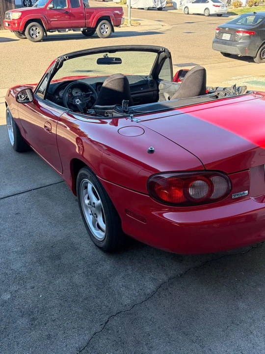 2001 Mazda NB MX-5 Miata - Image 4 of 11