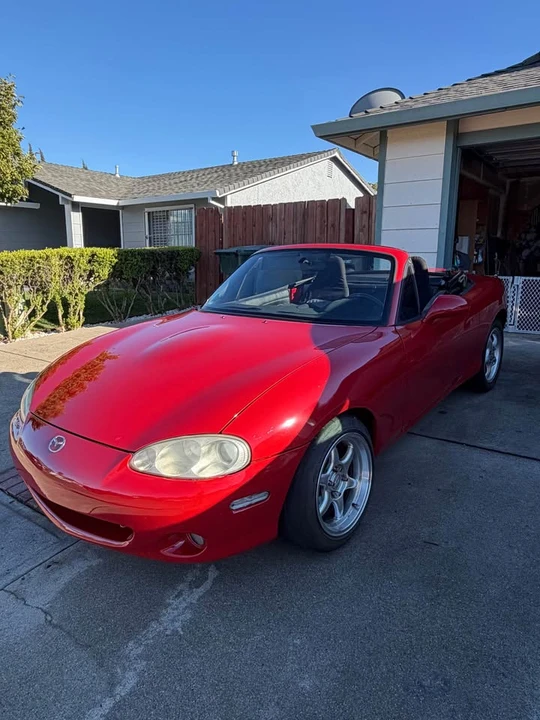 2001 Mazda NB MX-5 Miata - Image 2 of 11