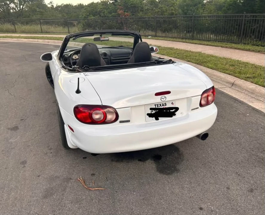 2001 Mazda NB MX-5 Miata - Image 9 of 15