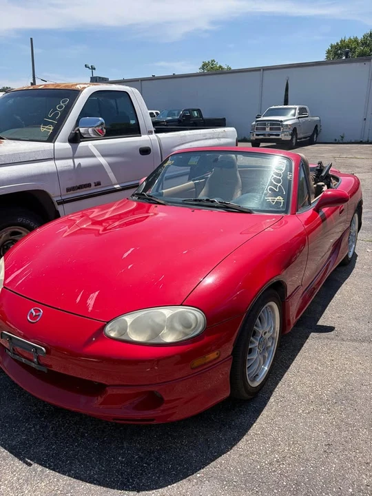 2001 Mazda NB MX-5 Miata - Image 2 of 9