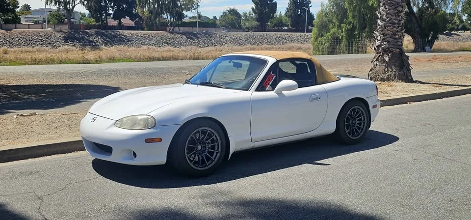 2001 Mazda NB MX-5 Miata - Image 3 of 20