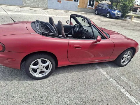 2001 Mazda MX-5 Convertible 2D