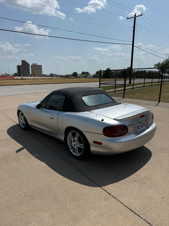 2001 Mazda NB MX-5 Miata - Image 4 of 8