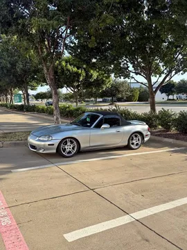 2001 Mazda MX-5 Convertible 2D