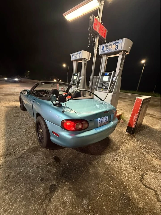 2001 Mazda NB MX-5 Miata - Image 9 of 14