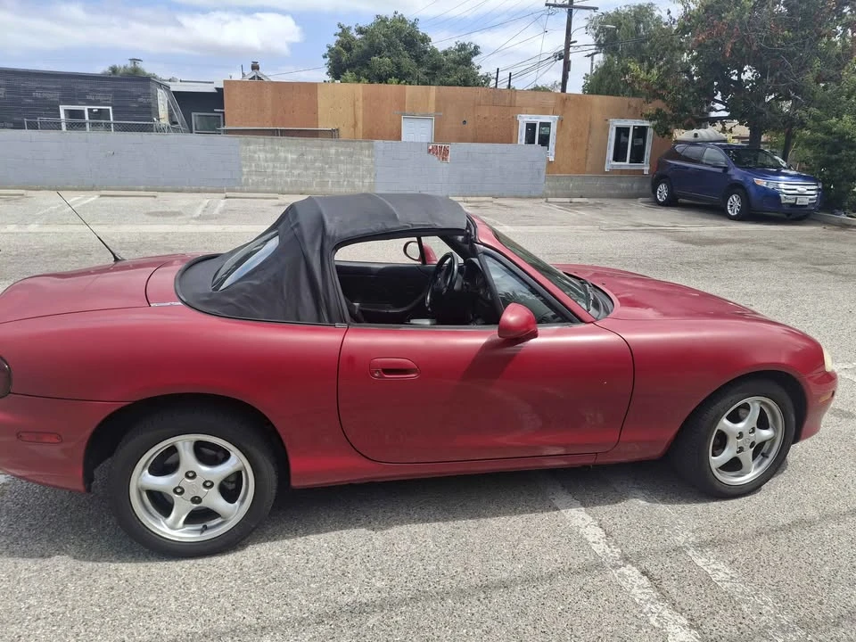 2001 Mazda NB MX-5 Miata - Image 3 of 9