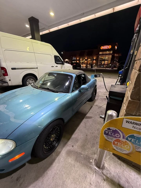 2001 Mazda NB MX-5 Miata - Image 10 of 14