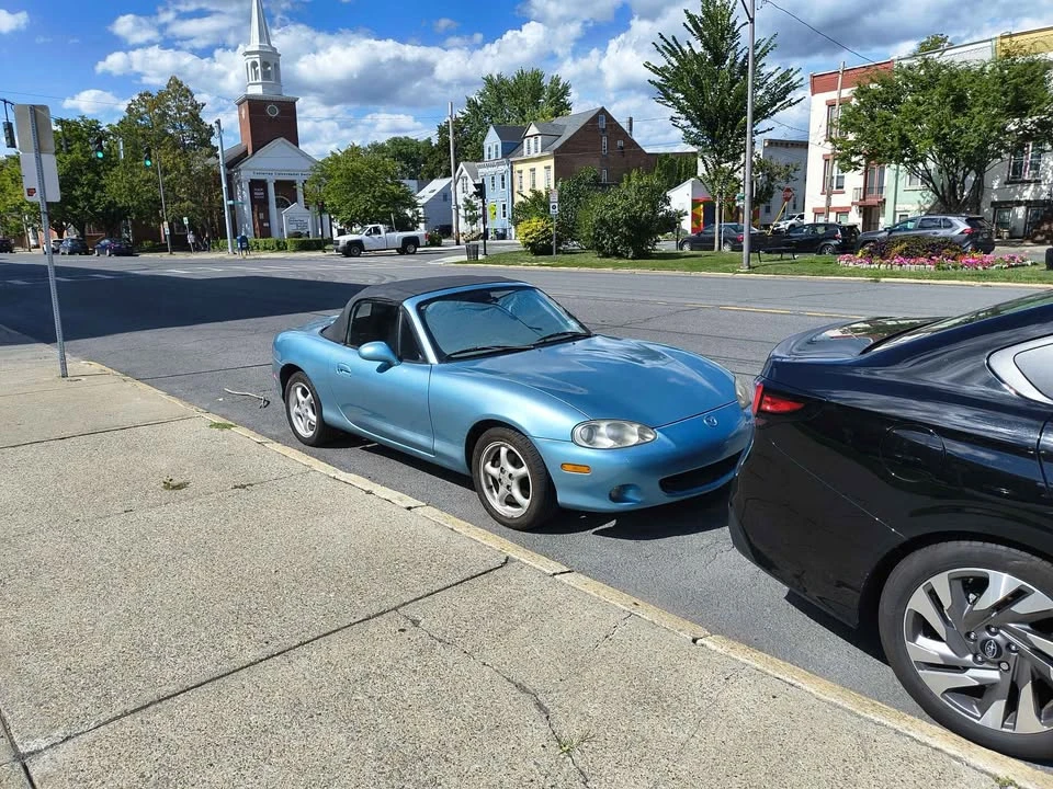 2001 Mazda NB MX-5 Miata - Image 2 of 5