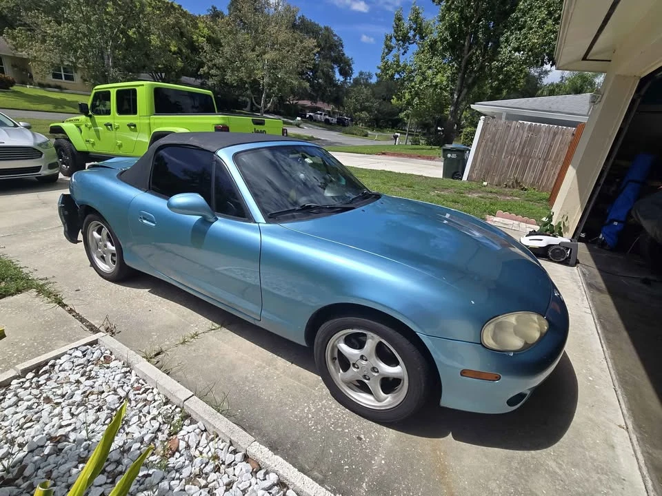 2001 Mazda NB MX-5 Miata - Image 2 of 17