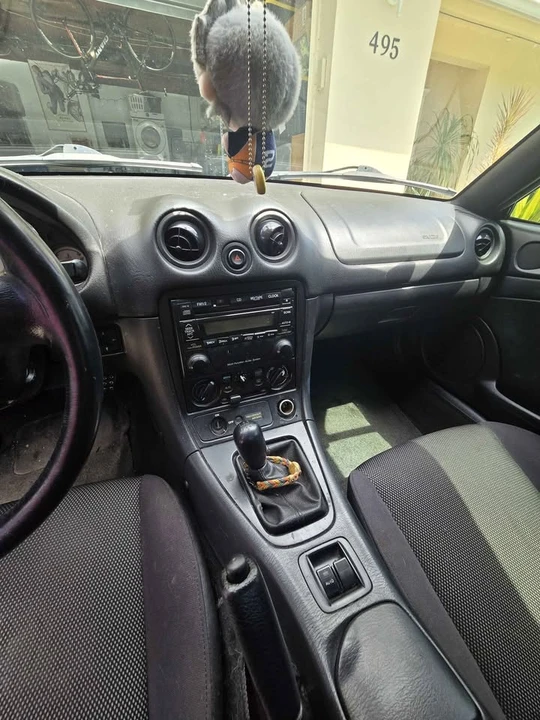 2001 Mazda NB MX-5 Miata - Image 9 of 17