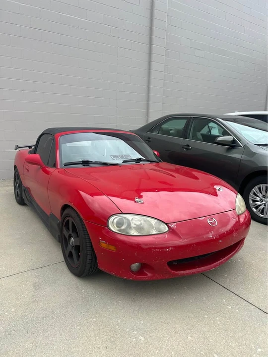 2001 Mazda NB MX-5 Miata - Image 2 of 9