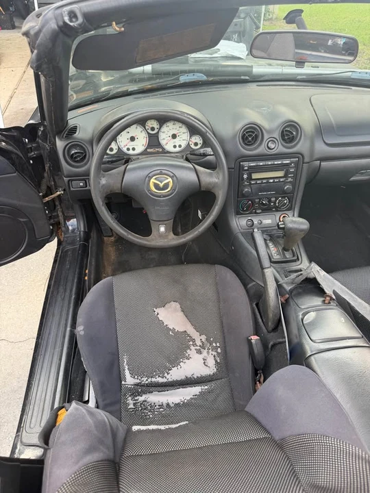 2001 Mazda NB MX-5 Miata - Image 5 of 8