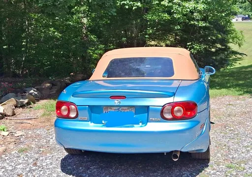 2001 Mazda MX-5 Convertible 2D
