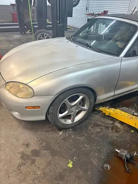 2001 Mazda MX-5 Convertible 2D