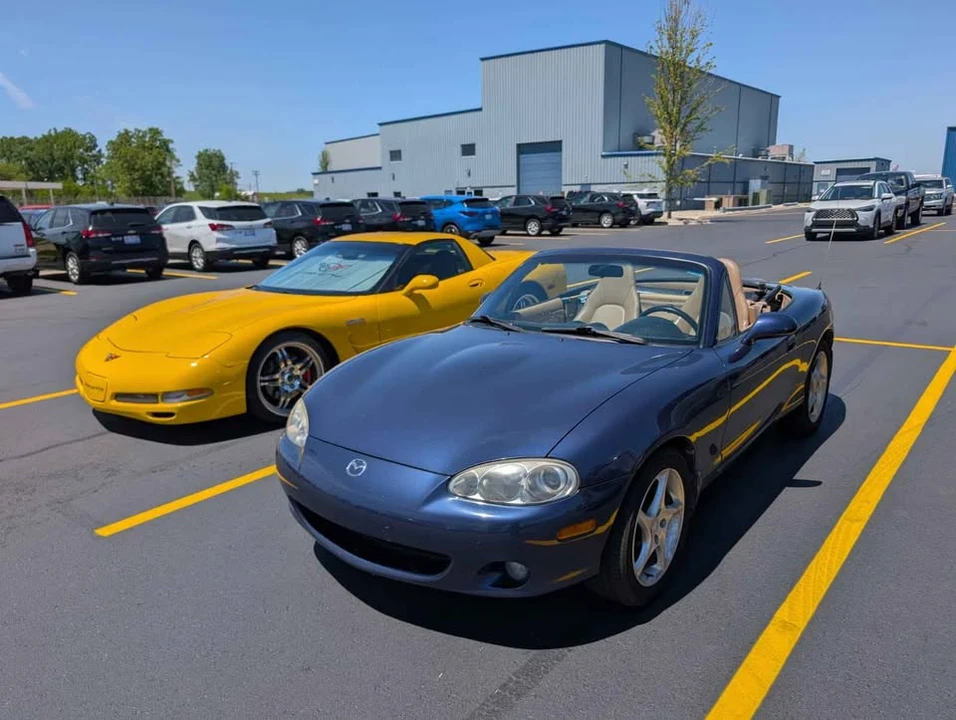 2001 Mazda NB MX-5 Miata - Image 2 of 7