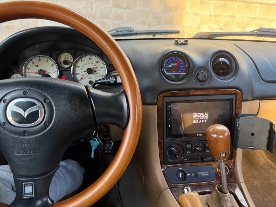 2001 Mazda NB MX-5 Miata - Image 10 of 11