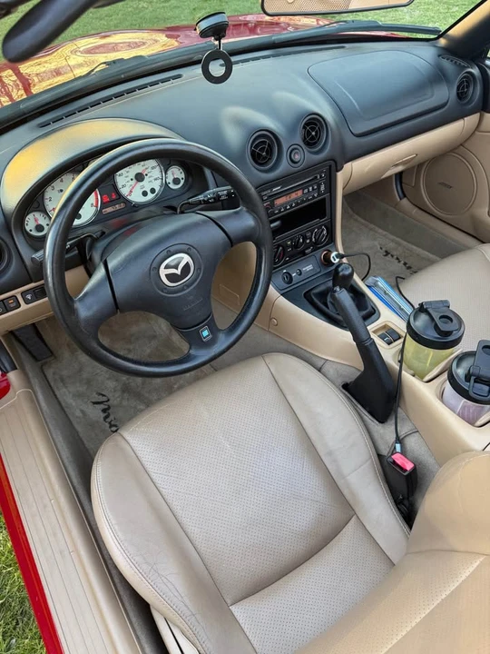 2001 Mazda NB MX-5 Miata - Image 15 of 20