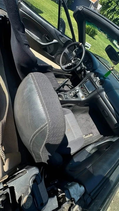 2001 Mazda NB MX-5 Miata - Image 6 of 12