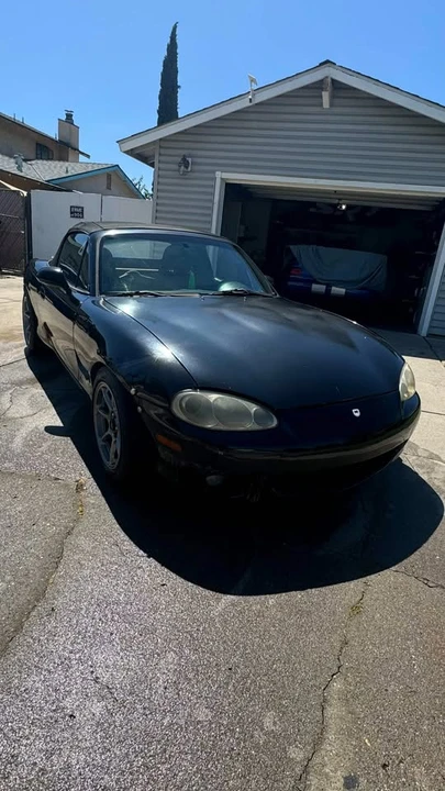 2001 Mazda NB MX-5 Miata - Image 11 of 12