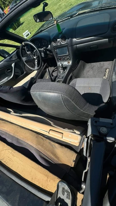 2001 Mazda NB MX-5 Miata - Image 7 of 12