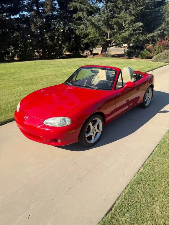 2001 Mazda NB MX-5 Miata - Image 4 of 12