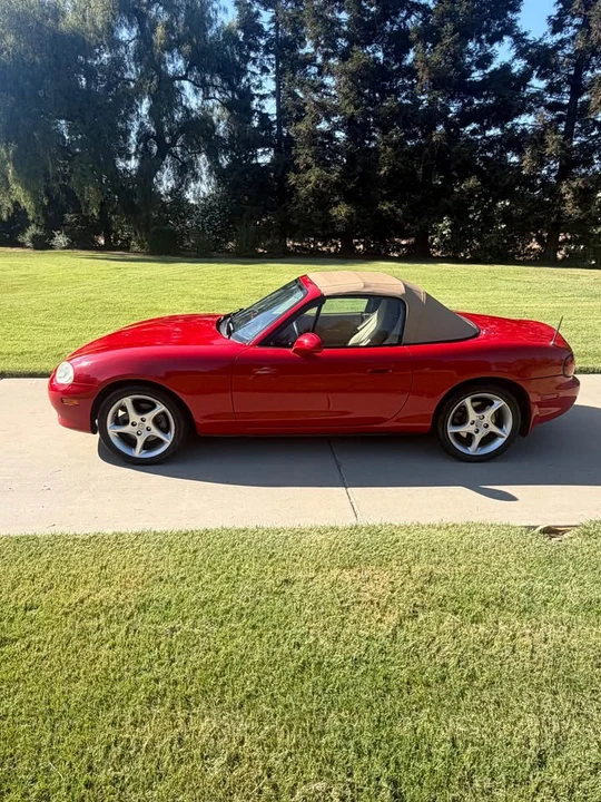 2001 Mazda NB MX-5 Miata - Image 5 of 12