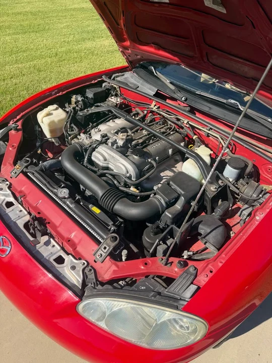 2001 Mazda NB MX-5 Miata - Image 11 of 12