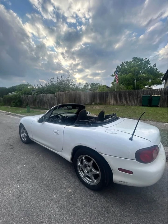 2001 Mazda NB MX-5 Miata - Image 4 of 6
