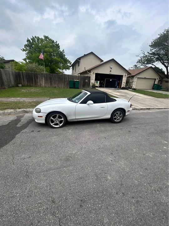 2001 Mazda NB MX-5 Miata - Image 3 of 6